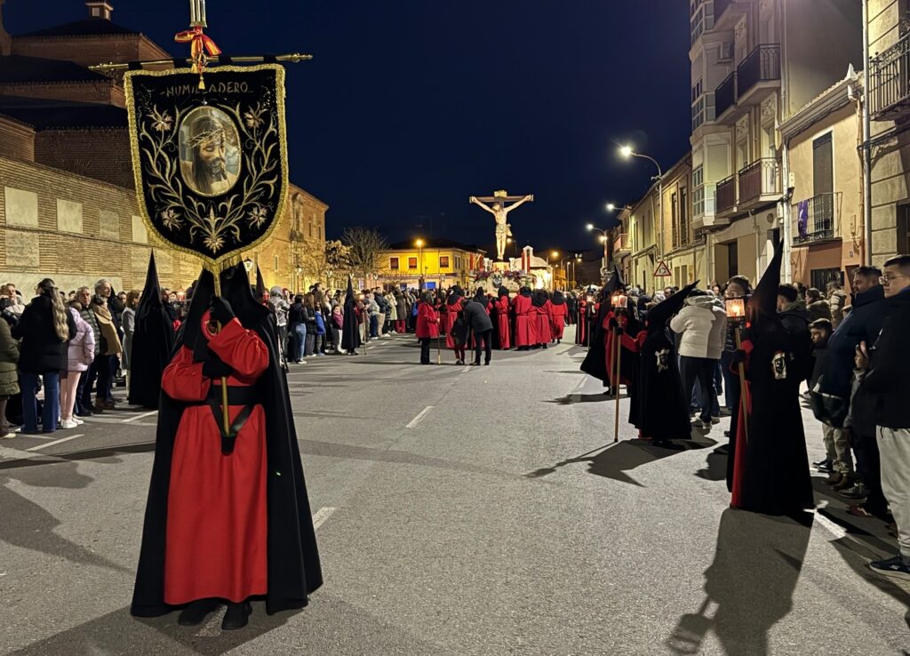 Emocionante traslado del Cristo del Humilladero a la ermita de San Luis